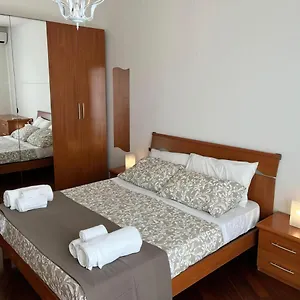 al54-apartment.italymilanhotels.net/